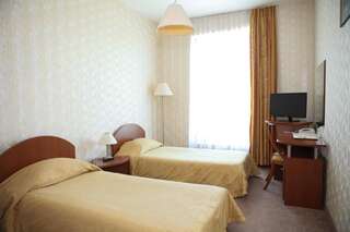 Отель Hotel Perperikon Кырджали Двухместный номер с 2 отдельными кроватями-1